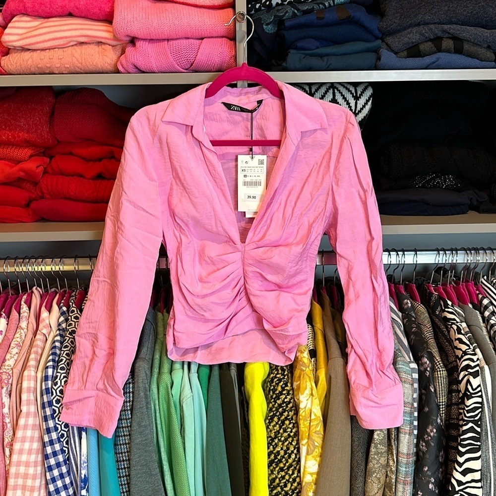 Zara pink slightly cropped v neck long sleeve blouse size XS NWT